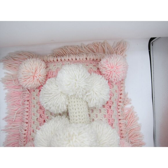 Adorable Vintage Handmade Pom-Pom Poodle Dog On Pink Crochet Mat With Fringe - U - Picture 7 of 10